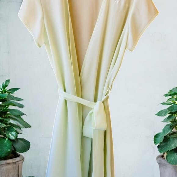 JOSIE Natori Vintage Sheer GREEN Short Robe Self Tie Embroidery NEW - Picture 3 of 15